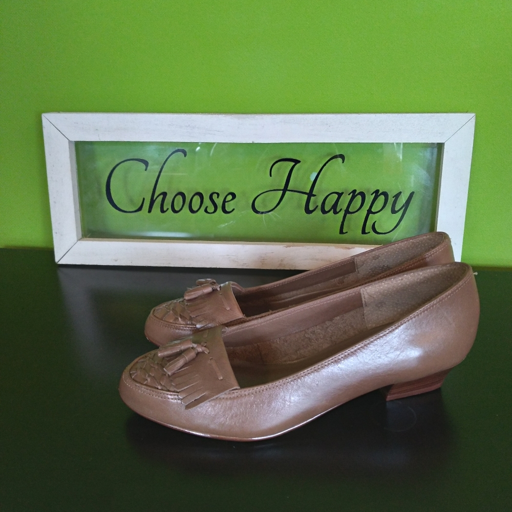 Judith Women's Heeled Loafers With Tassels - Brazil - Size 6 - Super Cute!